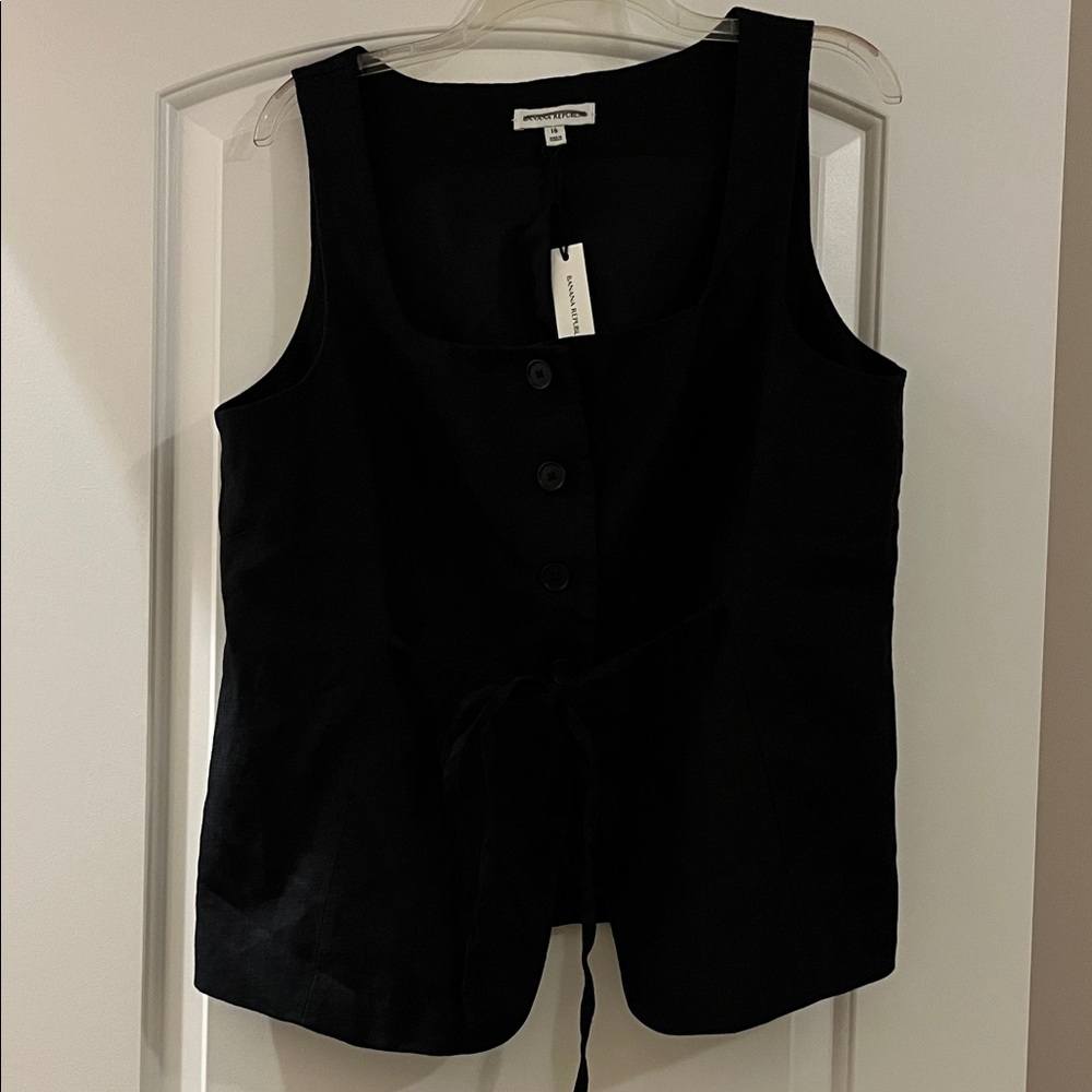 Banana Republic Linen vest fully lined! On trend now! NWT 16